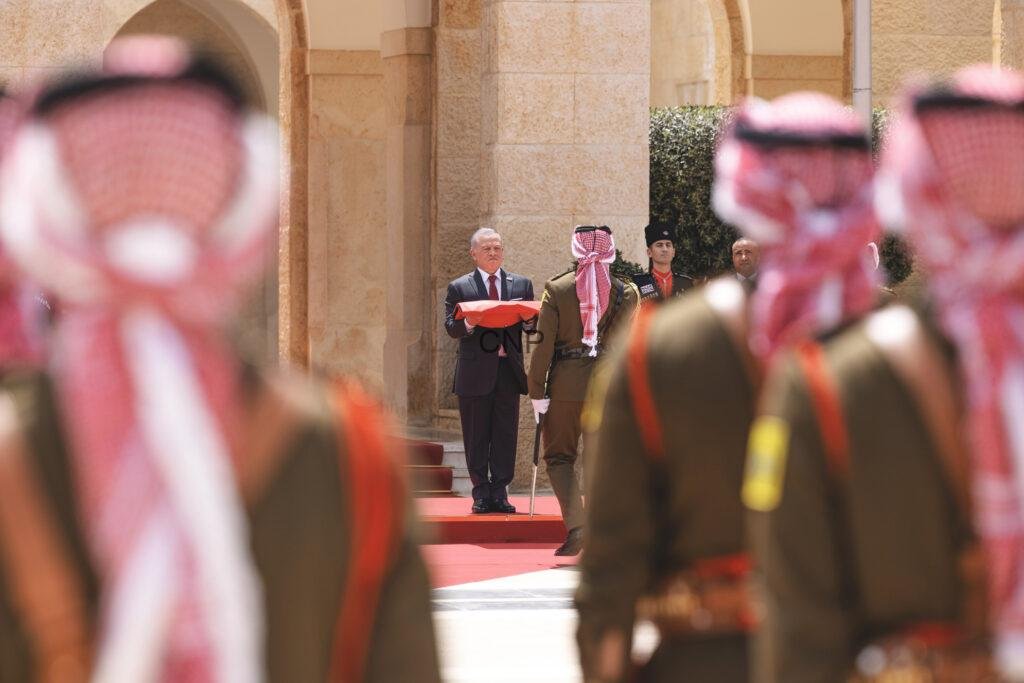 الملك يتبنى نهجاً متقدماً يحمي المصالح الوطنية ويزيد من تأثير الأردن