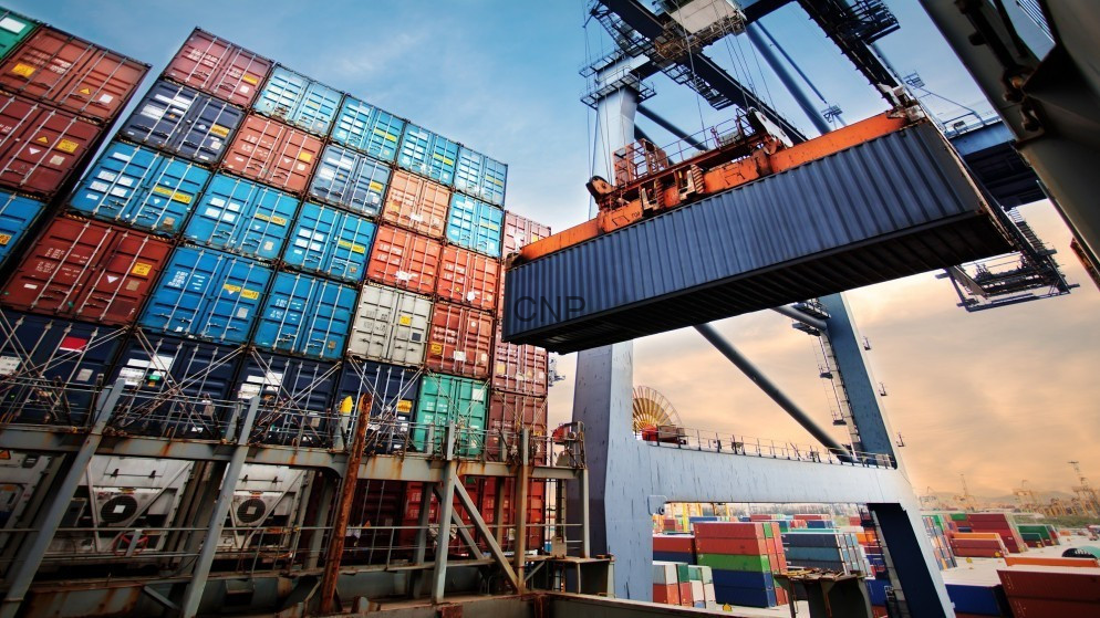 انخفاض عجز الميزان التجاري بنسبة 5.5%